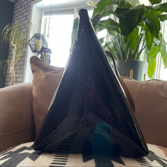 ⭐️ SOLD ⭐️ Louis Vuitton - Vernis Bellevue PM in Amarente - Picture 4 of 12